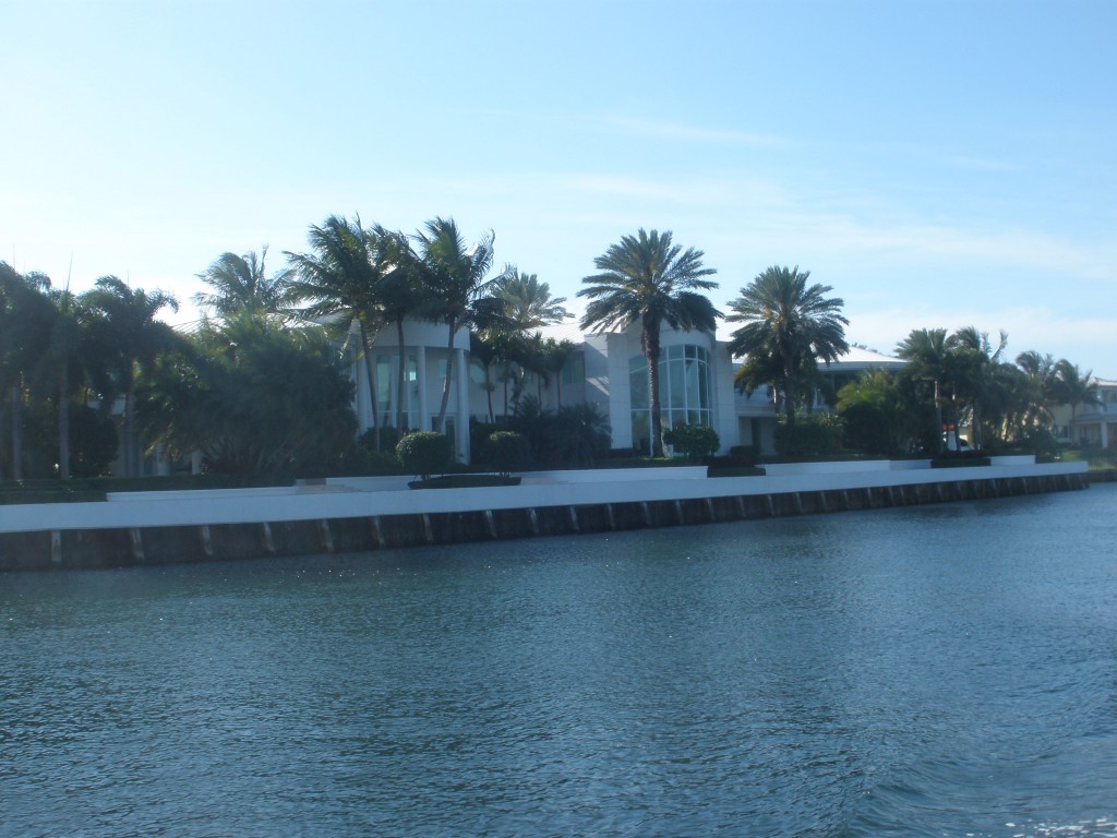 08-Homes-Along-ICW-Near-Lighthouse-Point