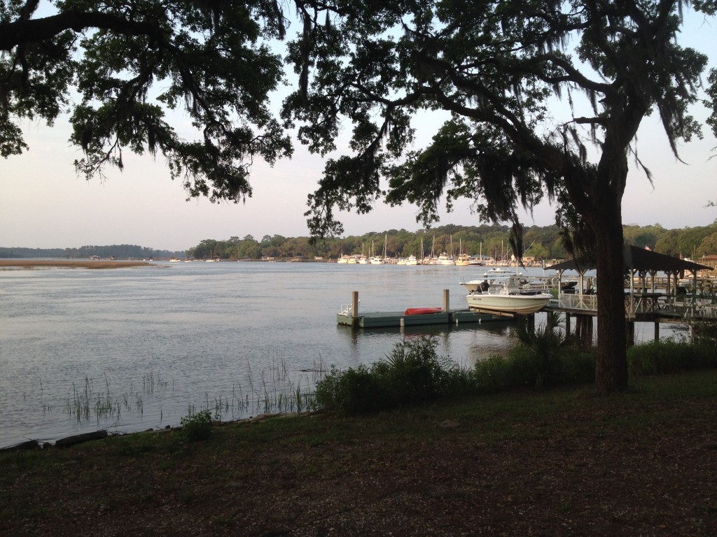 09-Looking-South-on-ICW-At-Isle-Of-Hope-Marina
