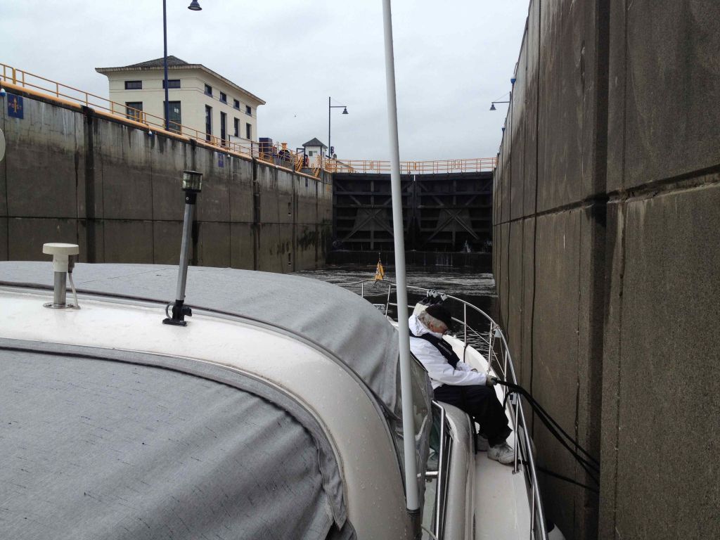11-Lenore-Waiting-Out-The-Rain-In-The-Champlain-Canal-Lock