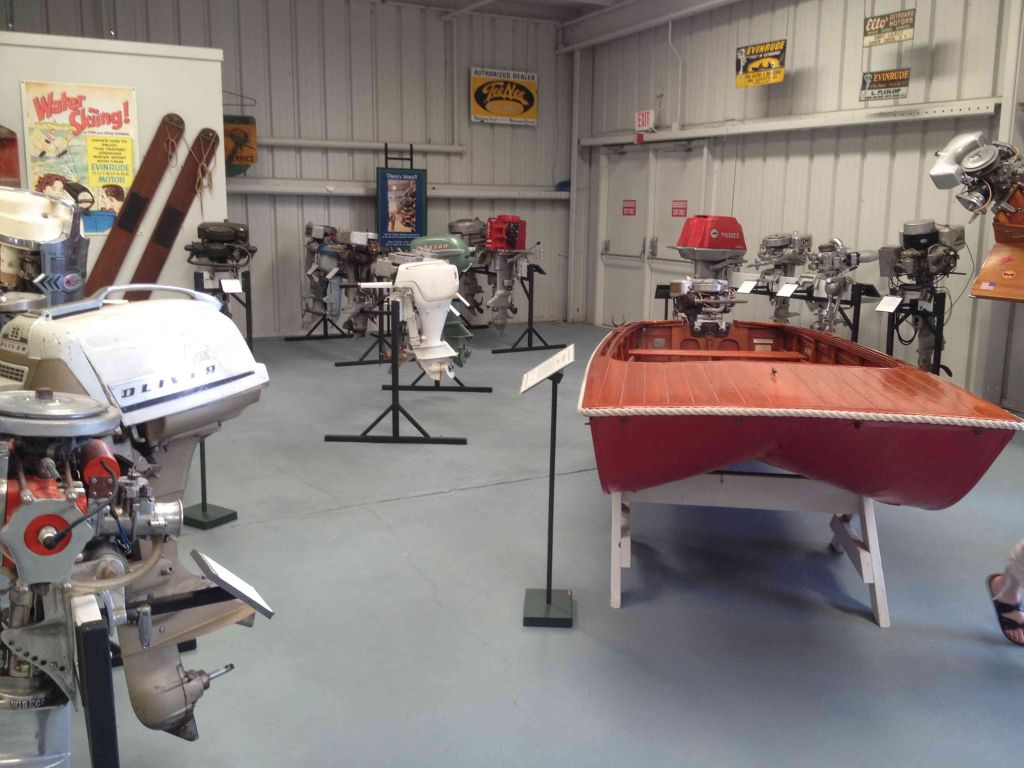 05-Outboards-And-Runabouts
