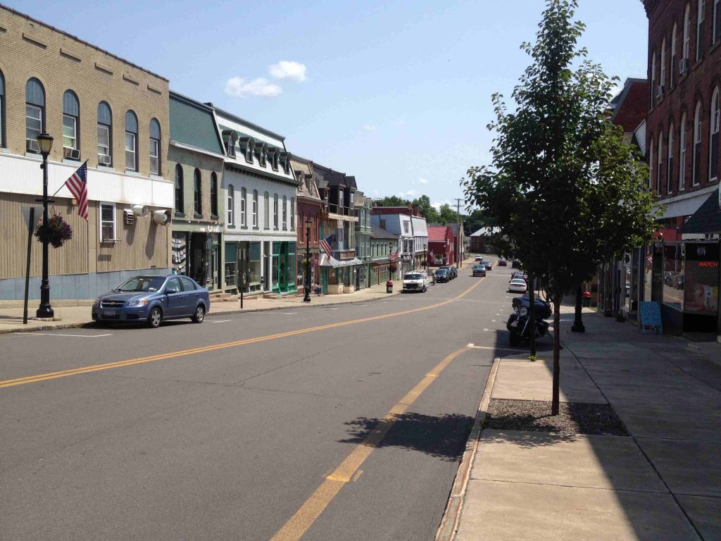 08-Looking-East-On-Canal-Street-In-Lyons-NY