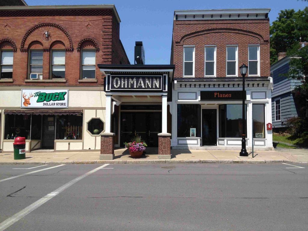 10-Theater-In-Lyons-NY-Downtown
